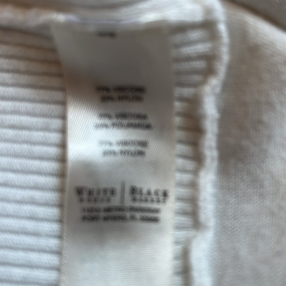 WHBM Open Sweater - Size Medium - Picture 11 of 11